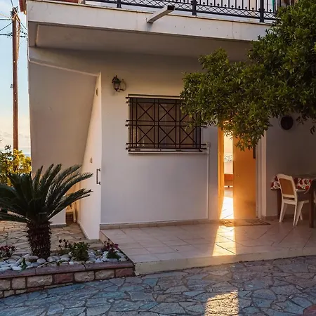 On The - Akroyali Family * Akrojáli