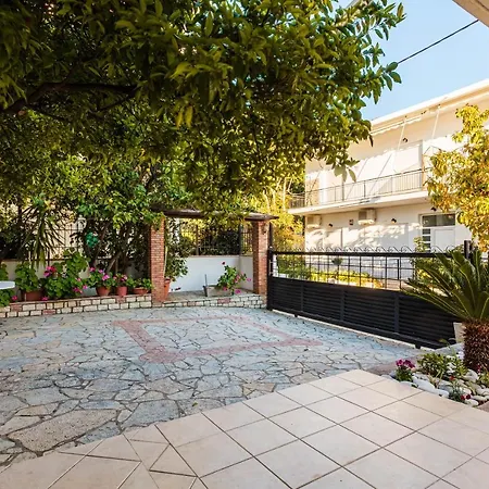 On The - Akroyali Family Ακρογιάλι