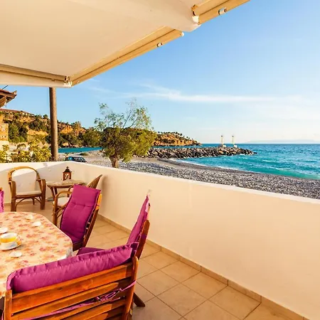 Apartment On The - Akroyali Family
