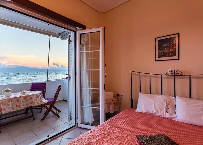 On The - Akroyali Family Apartman Akrojáli