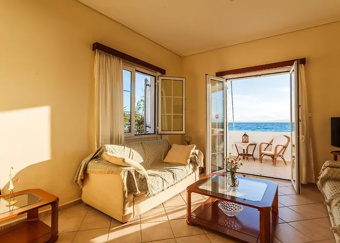 On The - Akroyali Family Apartman Akrojáli