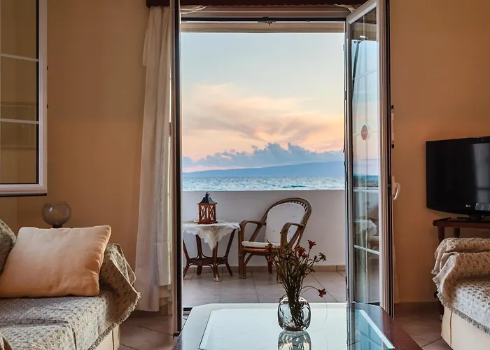 On The - Akroyali Family Apartman Akrojáli