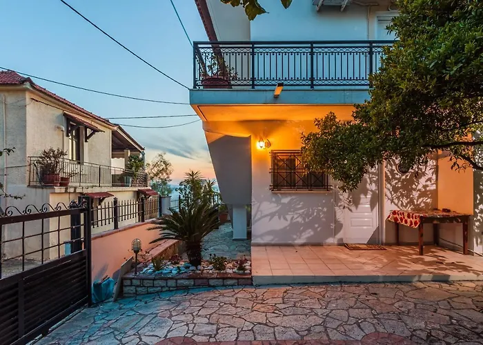 On The - Akroyali Family Apartman Akrojáli