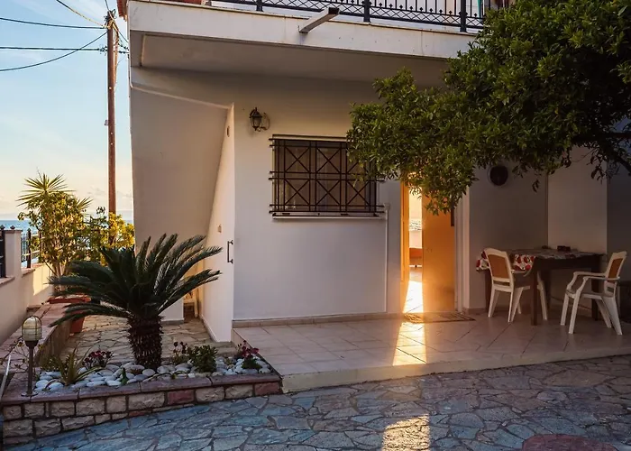 On The - Akroyali Family * Akrojáli