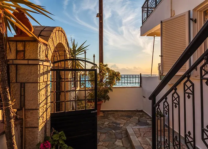 On The - Akroyali Family * Ακρογιάλι