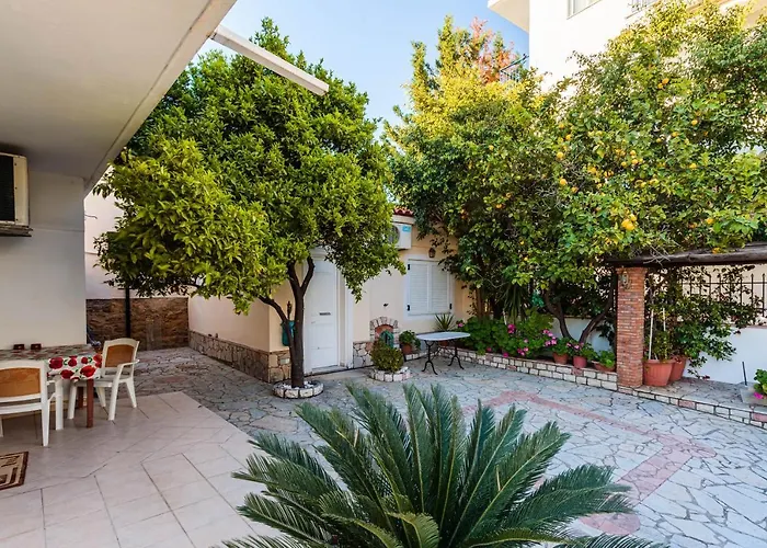 On The - Akroyali Family *