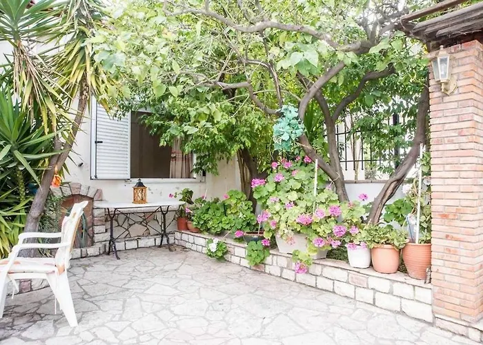 Apartman On The - Akroyali Family